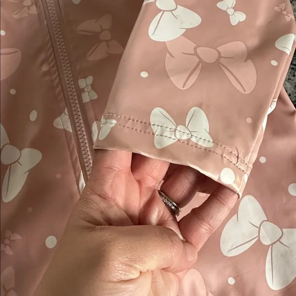 Disney Minnie Mouse 3T Raincoat With Minnie Ears and bows all over jacket - Picture 5 of 8